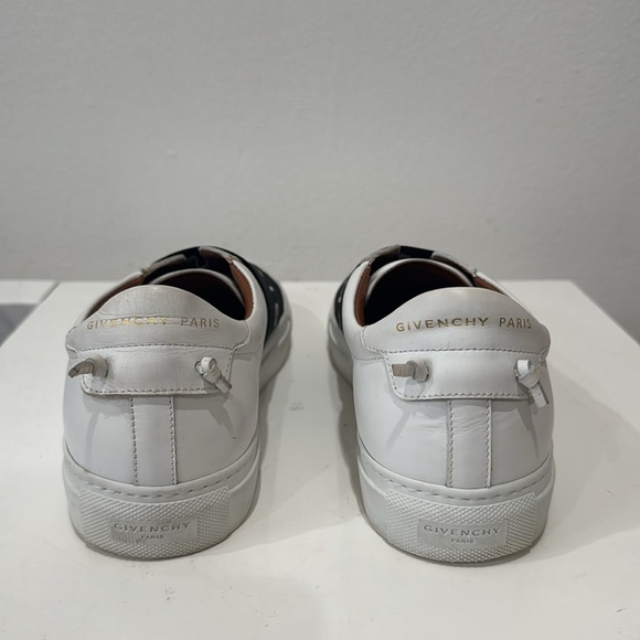 Givenchy Paris - Picture 3 of 7